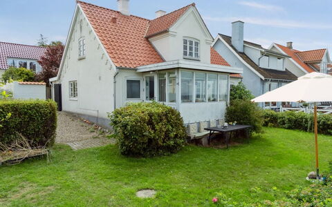 Merete - 50M from the Sea: Dak, Huis, Huis, Verblijf, Siding, Landgoed, Oprit, Garden Gebouwen, Werf, Schuur