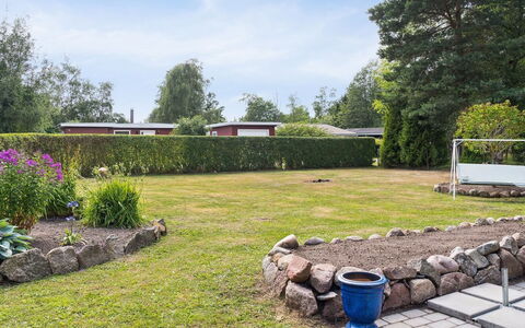 Hakon - 550M from the Sea: Dak, Huis, Deur, Verblijf, Schaduw, Siding, Werf, Landgoed, Backyard