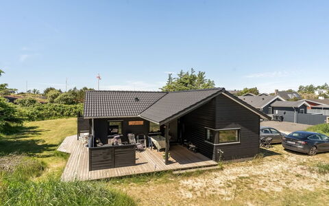Annvy - 400M from the Sea: Dak, Huis, Verblijf, Siding, Huis, Garden Gebouwen, Schuur, Werf, Oprit, Veranda