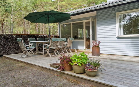Alita - 300M from the Sea: Hout, Meubilair, Appartement, Kamer, Plafond, Beits, Stoel, Hardwood, Vernis, Timmerhout