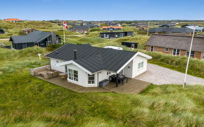 Elfi - 700M from the Sea