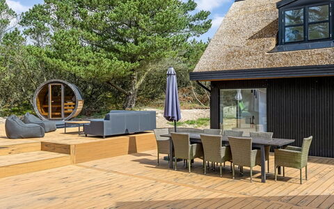 Hejdie - 750M from the Sea: Plafond, Flooring, Interieur Ontwerp, Verdieping, Samengesteld Materiaal, Meubilair, Toevlucht, Hotel, Ontwerp, Daylighting