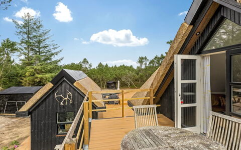 Hejdie - 750M from the Sea: Plafond, Flooring, Interieur Ontwerp, Verdieping, Samengesteld Materiaal, Meubilair, Toevlucht, Hotel, Ontwerp, Daylighting