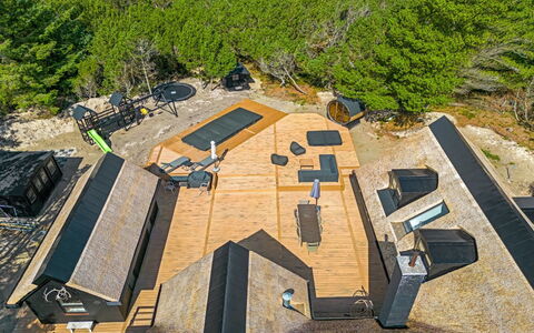 Hejdie - 750M from the Sea: Plafond, Flooring, Interieur Ontwerp, Verdieping, Samengesteld Materiaal, Meubilair, Toevlucht, Hotel, Ontwerp, Daylighting