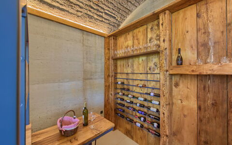 Jerini Estate: Fabriek, Meubilair, Gebouw, Tafel, Blad, Natuur, Architectuur, Interieur Ontwerp, Boom, Buitenmeubels