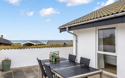 Hilmer - 180M from the Sea