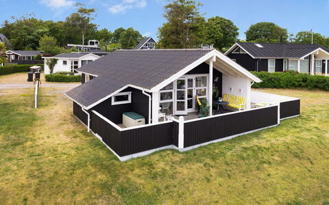 Yvette - 150M from the Sea: Verblijf, Schuur, Hut, Boerderij, Prairie, Keet, Schuur, Blokhut, Garden Gebouwen