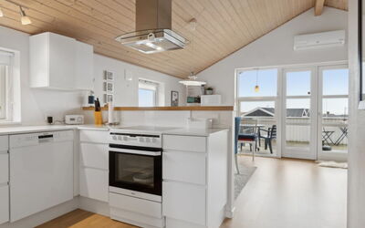 Yvette - 150M from the Sea