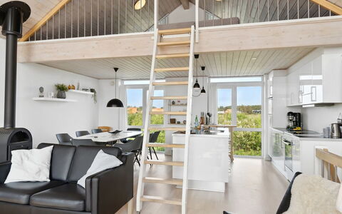 Thyra - 700M from the Sea: Hout, Verblijf, Woonkamer, Hardwood, Stoel, Ontwerp, Beits, Houten Vloer, Kamerplant