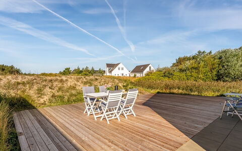 Yakari - 1Km from the Sea: Lucht, Blauw, Hout, Horizon, Houten Vloer, Wolk, Plank, Boardwalk, Hardwood, Dek