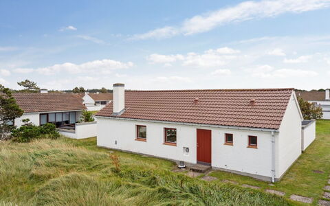 Werna - 900M from the Sea: Thatching, Verblijf, Huis, Dak, Huis, Boerderij, Hut, Landgoed, Dorp