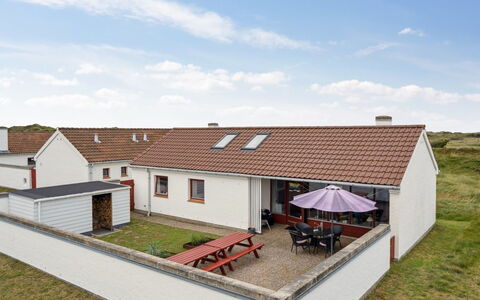 Werna - 900M from the Sea: Thatching, Verblijf, Huis, Dak, Huis, Boerderij, Hut, Landgoed, Dorp