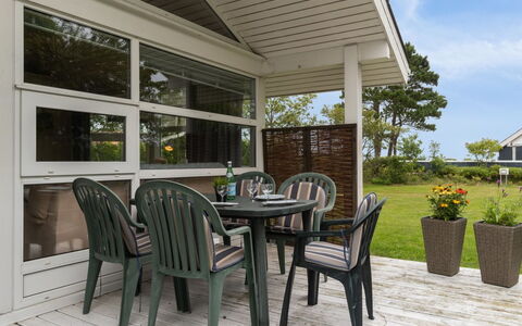 Akseline - 300M from the Sea: Hout, Huis, Veranda, Dek, Hardwood, Dak, Beits, Houten Vloer, Eco Hotel