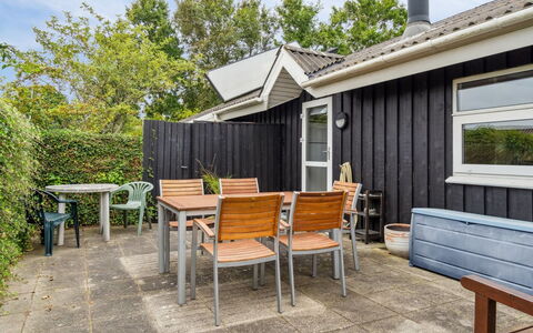 Akseline - 300M from the Sea: Hout, Huis, Veranda, Dek, Hardwood, Dak, Beits, Houten Vloer, Eco Hotel