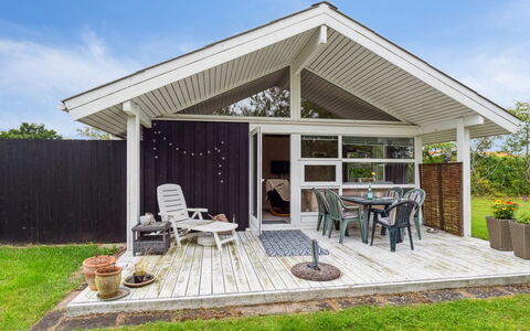 Akseline - 300M from the Sea: Hout, Huis, Veranda, Dek, Hardwood, Dak, Beits, Houten Vloer, Eco Hotel