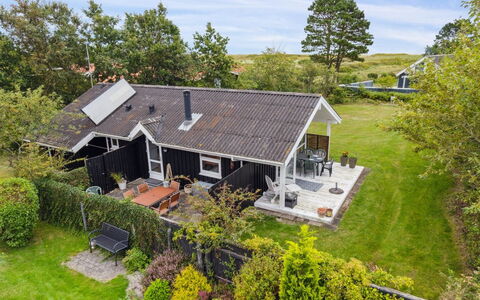 Akseline - 300M from the Sea: Hout, Huis, Veranda, Dek, Hardwood, Dak, Beits, Houten Vloer, Eco Hotel