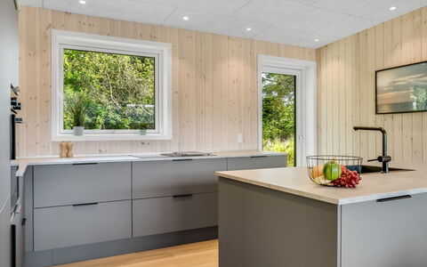 Florida - from the Sea: Flooring, Keuken, Hout, Countertop, Verdieping, Interieur Ontwerp, Meubilair, Toestel Van De Keuken, Cabinetry, Houten Vloer