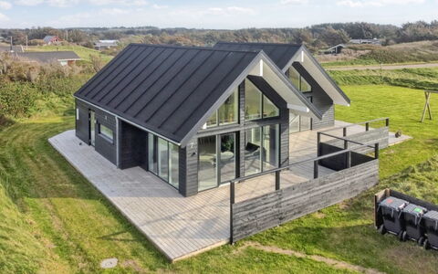 Othinkarl - 100M from the Sea: Dak, Huis, Deur, Verblijf, Schaduw, Siding, Werf, Landgoed, Backyard