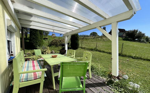 Rosental: Fabriek, Gebouw, Schaduw, Veranda, Venster, Boom, Tafel, Stoel, Gras, Onroerend Goed