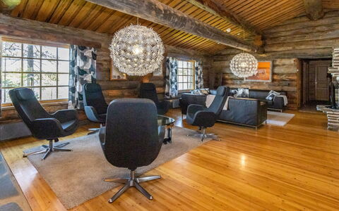 Villihanhi: Hout, Meubilair, Interieur Ontwerp, Plafond, Flooring, Woonkamer, Verdieping, Verlichting, Lichte Inrichting, Huis
