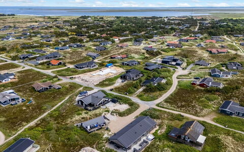 Waldar - from the Sea: Dak, Huis, Huis, Verblijf, Deur, Siding, Dek, Veranda, Plank, Hardwood