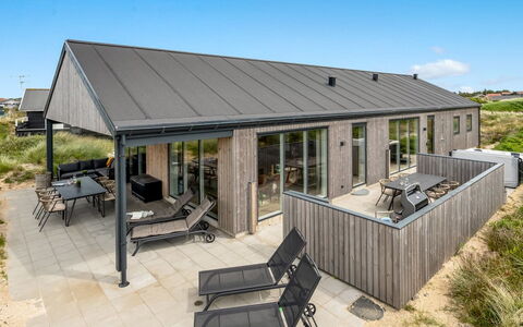 Waldar - from the Sea: Dak, Huis, Huis, Verblijf, Deur, Siding, Dek, Veranda, Plank, Hardwood