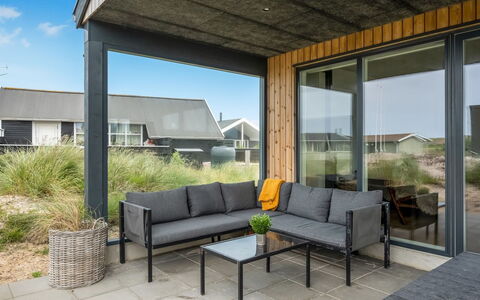 Waldar - from the Sea: Dak, Huis, Huis, Verblijf, Deur, Siding, Dek, Veranda, Plank, Hardwood