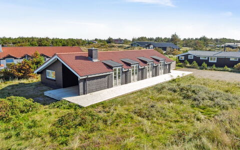 Blaguna - 600M from the Sea: Plafond, Flooring, Interieur Ontwerp, Verdieping, Samengesteld Materiaal, Meubilair, Toevlucht, Hotel, Ontwerp, Daylighting