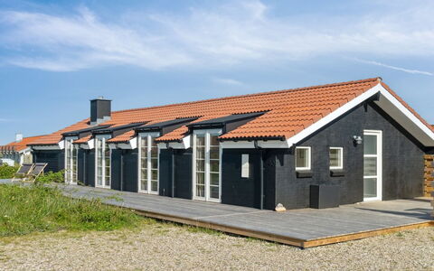 Blaguna - 600M from the Sea: Plafond, Flooring, Interieur Ontwerp, Verdieping, Samengesteld Materiaal, Meubilair, Toevlucht, Hotel, Ontwerp, Daylighting