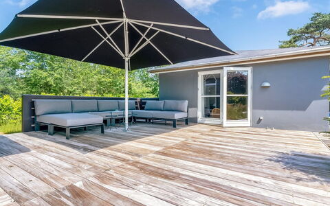 Rother - 50M from the Sea: Dak, Huis, Deur, Verblijf, Schaduw, Siding, Werf, Landgoed, Backyard