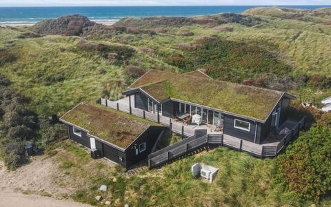 Gebko - 150M from the Sea: Dak, Huis, Deur, Verblijf, Schaduw, Siding, Werf, Landgoed, Backyard