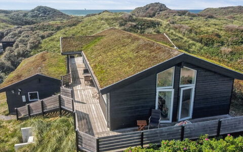 Gebko - 150M from the Sea: Dak, Huis, Deur, Verblijf, Schaduw, Siding, Werf, Landgoed, Backyard