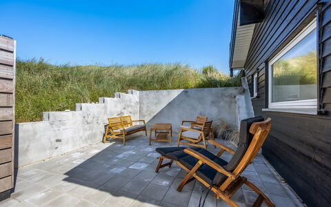 Gebko - 150M from the Sea: Dak, Huis, Deur, Verblijf, Schaduw, Siding, Werf, Landgoed, Backyard