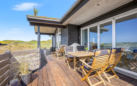 Gebko - 150M from the Sea: Dak, Huis, Deur, Verblijf, Schaduw, Siding, Werf, Landgoed, Backyard