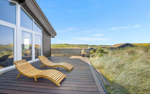 Gebko - 150M from the Sea: Dak, Huis, Deur, Verblijf, Schaduw, Siding, Werf, Landgoed, Backyard