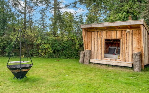 Neea - 280M from the Sea: Hout, Huis, Veranda, Dek, Hardwood, Dak, Beits, Houten Vloer, Eco Hotel