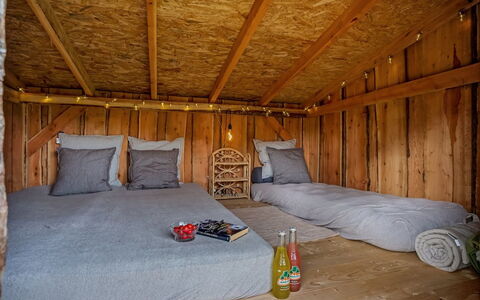 Neea - 280M from the Sea: Hout, Huis, Veranda, Dek, Hardwood, Dak, Beits, Houten Vloer, Eco Hotel