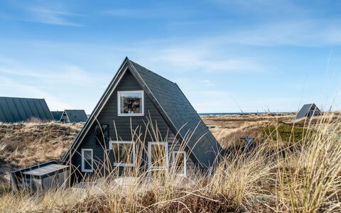 Pauli - 350M from the Sea: Dak, Huis, Huis, Verblijf, Deur, Siding, Dek, Veranda, Plank, Hardwood