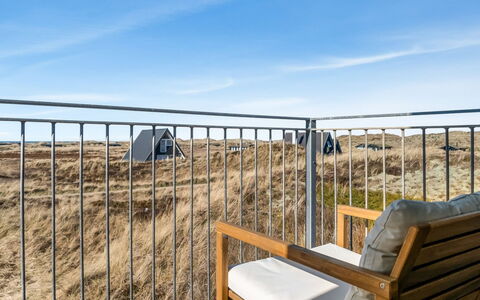 Pauli - 350M from the Sea: Dak, Huis, Huis, Verblijf, Deur, Siding, Dek, Veranda, Plank, Hardwood