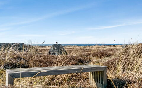 Pauli - 350M from the Sea: Dak, Huis, Huis, Verblijf, Deur, Siding, Dek, Veranda, Plank, Hardwood