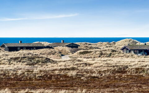 Pauli - 350M from the Sea: Dak, Huis, Huis, Verblijf, Deur, Siding, Dek, Veranda, Plank, Hardwood