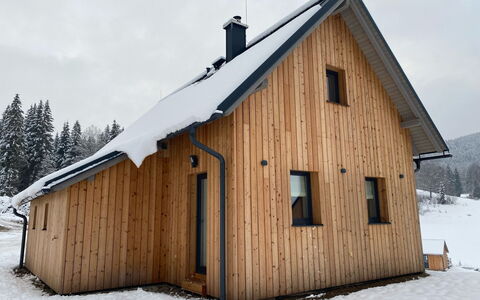 Muhu: Sneeuw, Lucht, Gebouw, Deur, Venster, Huis, Hout, Helling, Suikerhuis, Verblijf