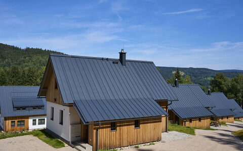 Muhu: Lucht, Wolk, Venster, Gebouw, Fabriek, Huis, Hout, Boom, Verblijf, Helling