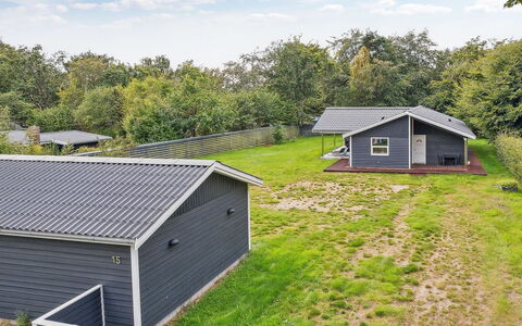 Gisl - 1.3Km from the Sea: Meubilair, Interieur Ontwerp, Flooring, Hout, Verdieping, Plafond, Houten Vloer, Stoel, Tafel, Verlichting
