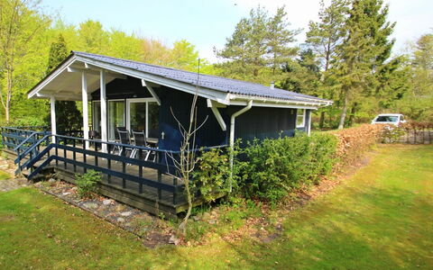 Aki - 30Km from the Sea: Verblijf, Veranda, Schaduw, Siding, Werf, Garden Gebouwen, Boerderij, Outdoor Structuur