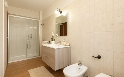 Rifugio a Tisiddu: Interieur Ontwerp, Flooring, Verdieping, Loodgieterswerkinrichting, Wastafel, Badkamer, Wastafel In De Badkamer, Kamer, Plafond, Kraan