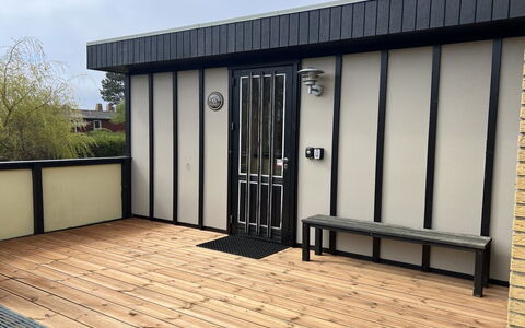 Morten - 120M from the Sea: Dak, Huis, Deur, Verblijf, Schaduw, Siding, Werf, Landgoed, Backyard