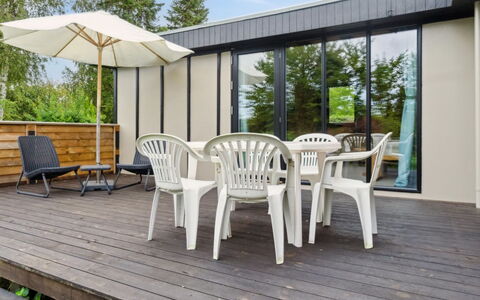 Morten - 120M from the Sea: Dak, Huis, Deur, Verblijf, Schaduw, Siding, Werf, Landgoed, Backyard
