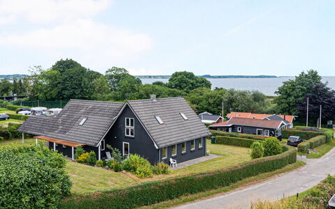 Cajsa - 200M from the Sea: Dak, Huis, Huis, Verblijf, Siding, Landgoed, Oprit, Garden Gebouwen, Werf, Schuur