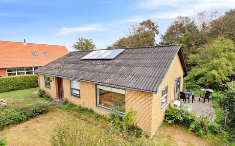 Magh - 9.8Km from the Sea: Gras, Grasland, Landschap, Ecoregio, Plain, Plantengemeenschap, Land Lot, Buitenmeubels, Prairie, Shrubland